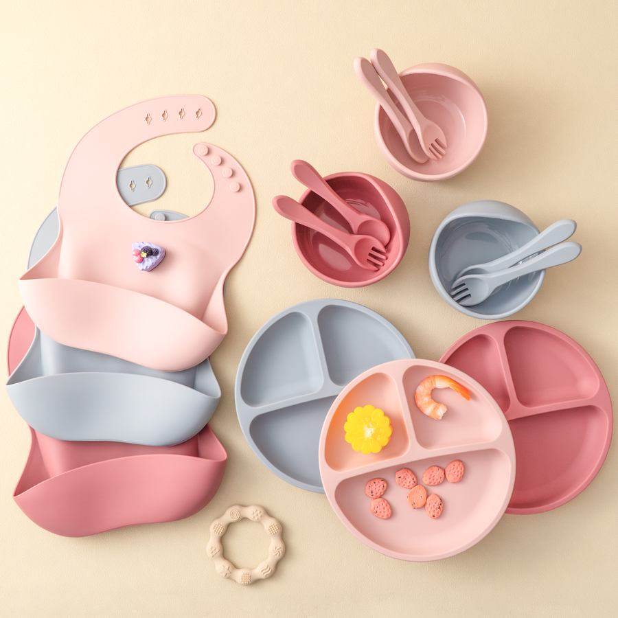 Baby Food Utensils - 5 ชิ้นเด็กซิลิโคนชุดให้อาหารรอบรับประทานอาหารแผ่น Sucker ชามจานสําหรับเด็กทารกกันน้ํา Bib ช้อนชุดอาหารเด็ก