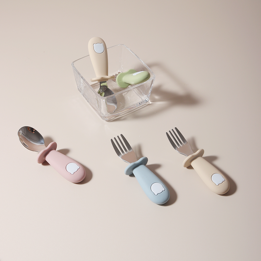 ชุดช้อนและส้อมซิลิโคนสำหรับเด็ - Self Feed Spoon บทวิจารณ์และราคา